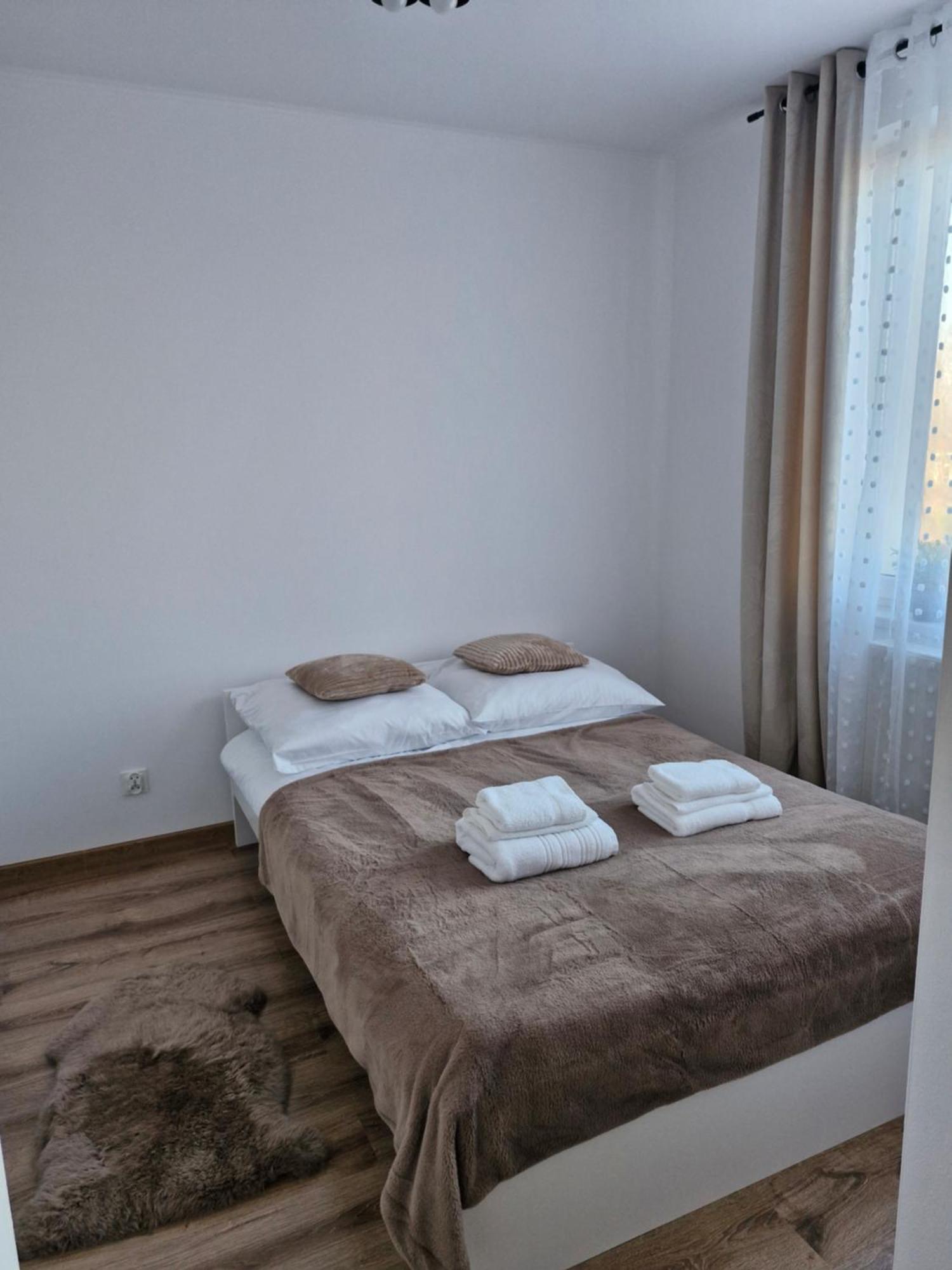 Motel Mewa Лежайськ Екстер'єр фото